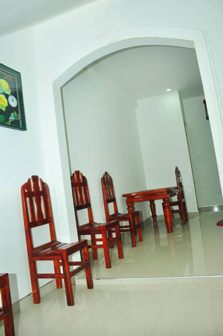 Randu Homestay&Restaurant Tangalle Ruang foto