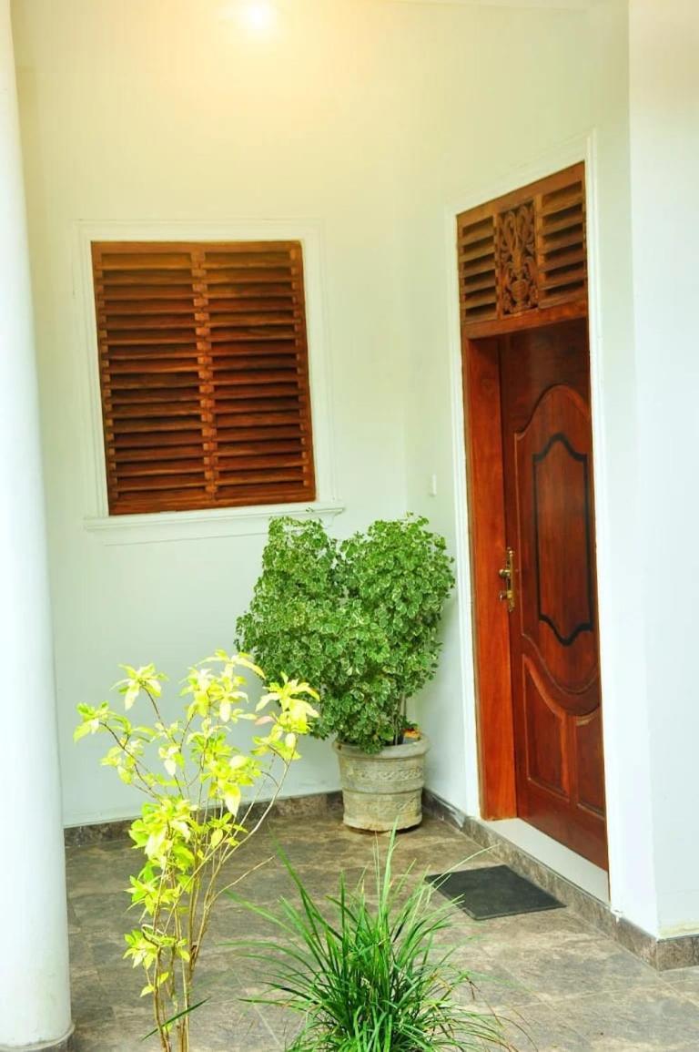 Randu Homestay&Restaurant Tangalle Ruang foto