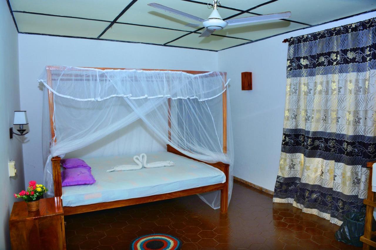 Randu Homestay&Restaurant Tangalle Bagian luar foto